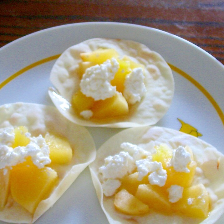 餃子の皮で簡単ミニりんごピザ☆